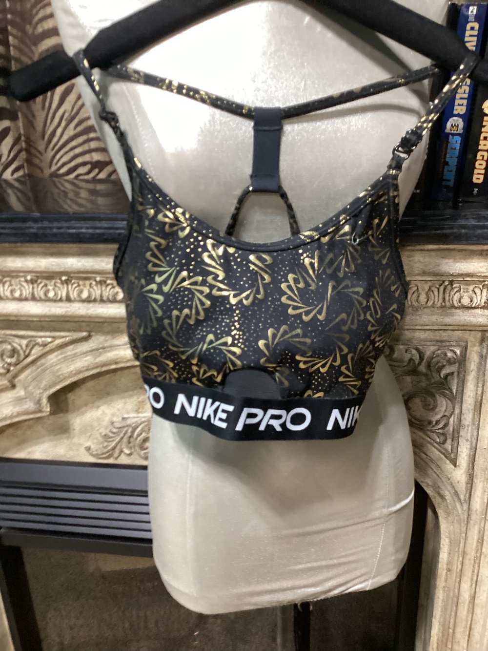 Wot  Nike metallic work bra